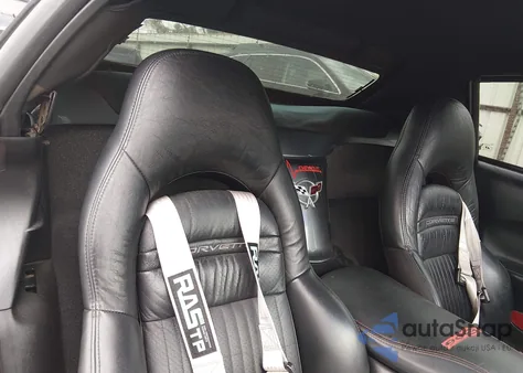 2003 Chevrolet Corvette из США, поврежденный, VIN 1G1YY32G535129682